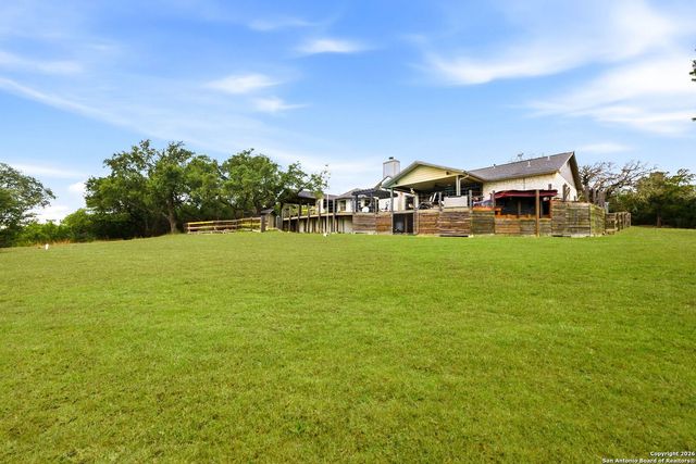 27150 Karsch Rd, Boerne, TX 78006