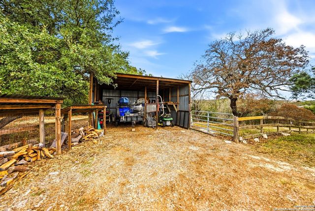 27150 Karsch Rd, Boerne, TX 78006
