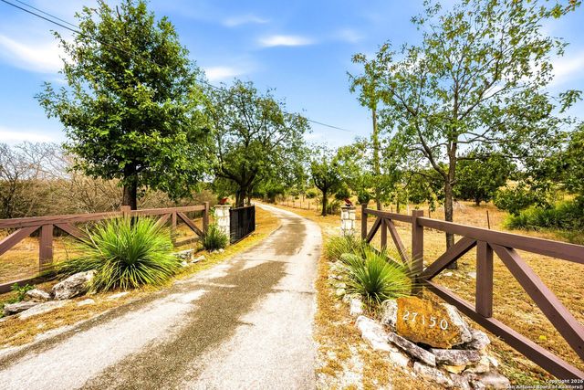 27150 Karsch Rd, Boerne, TX 78006