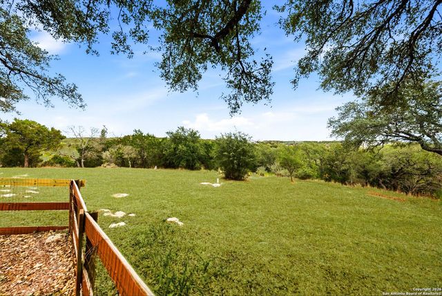 27150 Karsch Rd, Boerne, TX 78006