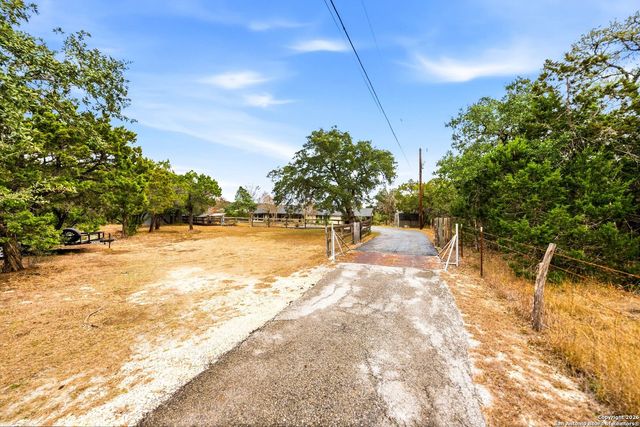 27150 Karsch Rd, Boerne, TX 78006