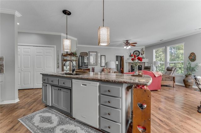 48 Highland Parkway, Bella Vista, AR 72715