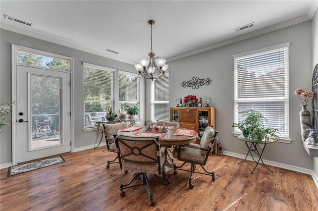 48 Highland Parkway, Bella Vista, AR 72715