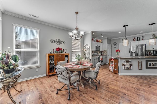 48 Highland Parkway, Bella Vista, AR 72715