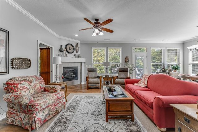 48 Highland Parkway, Bella Vista, AR 72715