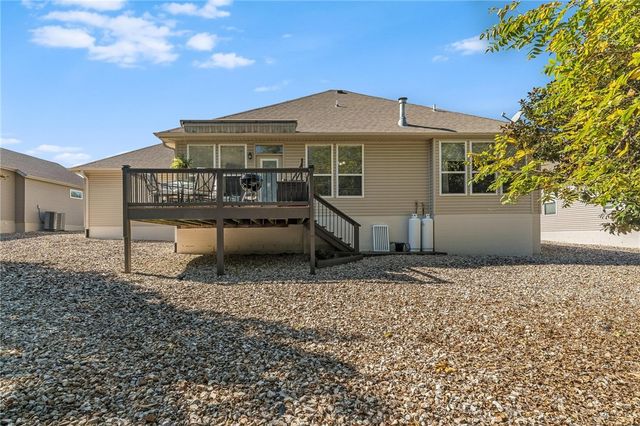 48 Highland Parkway, Bella Vista, AR 72715