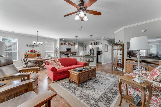 48 Highland Parkway, Bella Vista, AR 72715