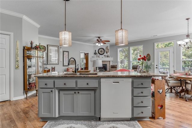 48 Highland Parkway, Bella Vista, AR 72715