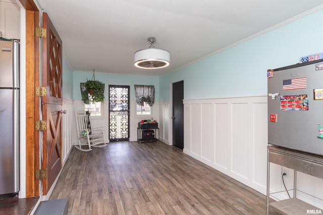 305 DELSHIRE Avenue, Pekin, IL 61554