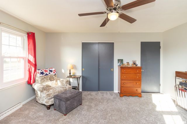 305 DELSHIRE Avenue, Pekin, IL 61554