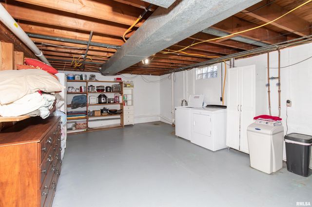 305 DELSHIRE Avenue, Pekin, IL 61554