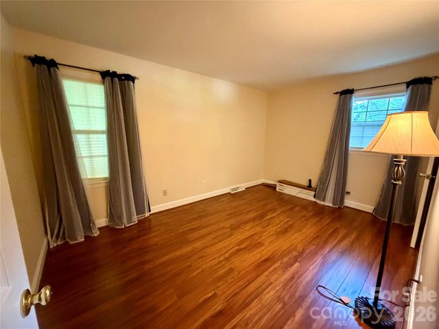 4516 Brooktree Drive, Charlotte, NC 28208