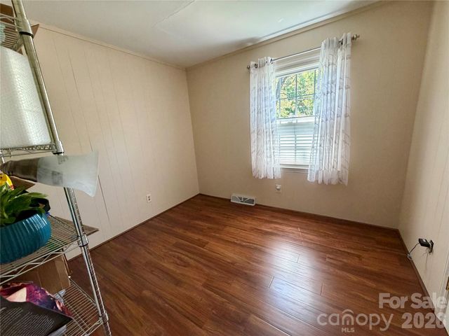 4516 Brooktree Drive, Charlotte, NC 28208