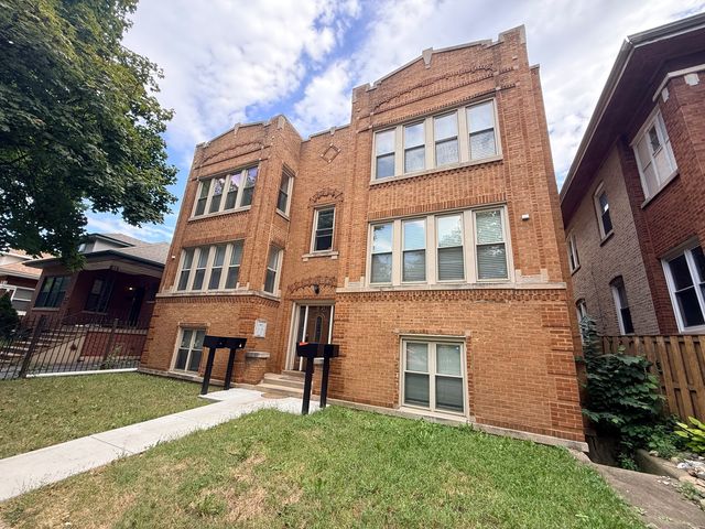 1025 S Austin Boulevard 2N, Chicago, IL 60644