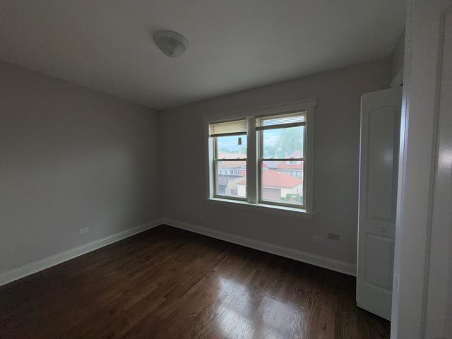 1025 S Austin Boulevard 2N, Chicago, IL 60644