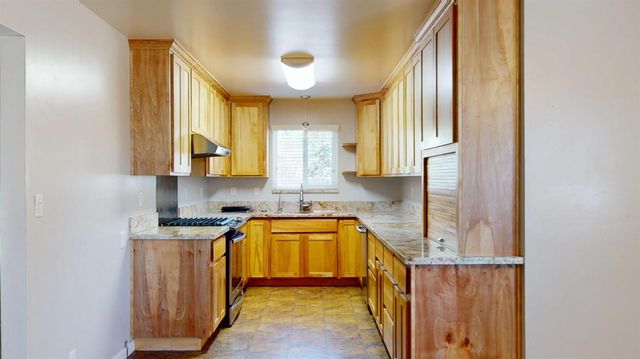 5215 Prairie Flower Rd, Ceres, CA 95307