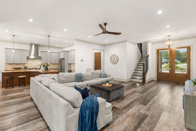 336 Bjs Lndg, Estill Springs, TN 37330
