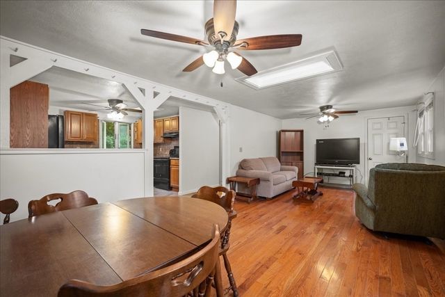 320 Mason Rd Ext, Dudley, MA 01571