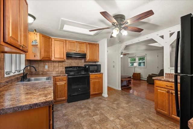 320 Mason Rd Ext, Dudley, MA 01571