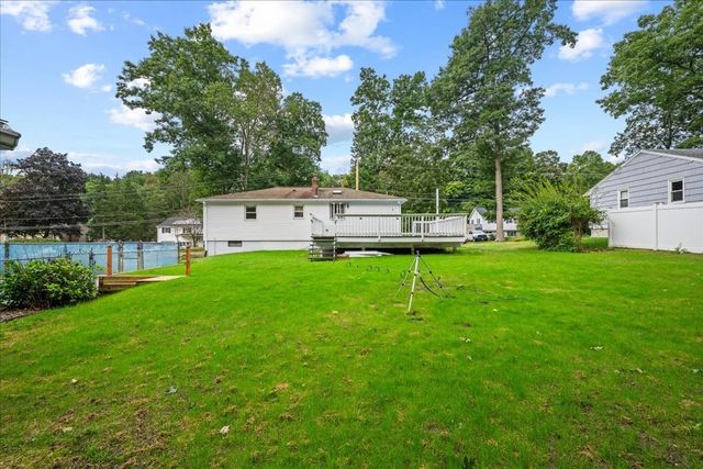 320 Mason Rd Ext, Dudley, MA 01571