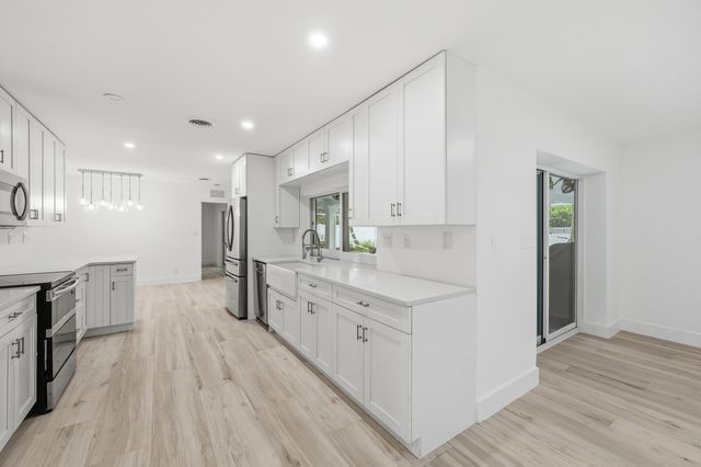 7 River Drive, Tequesta, FL 33469