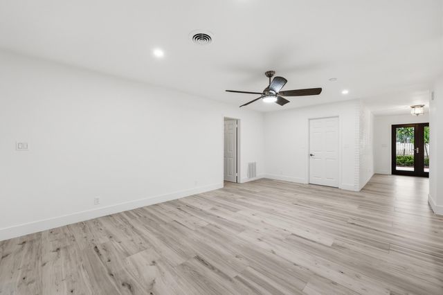 7 River Drive, Tequesta, FL 33469