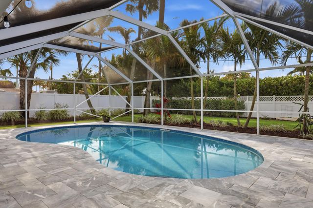 7 River Drive, Tequesta, FL 33469