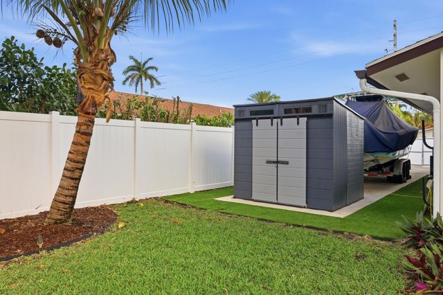 7 River Drive, Tequesta, FL 33469