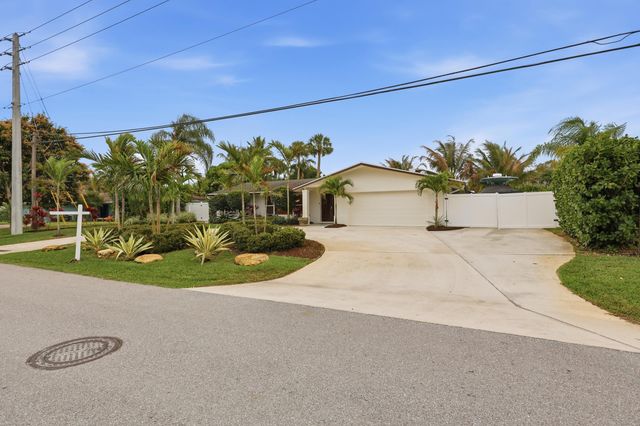 7 River Drive, Tequesta, FL 33469