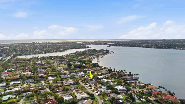 7 River Drive, Tequesta, FL 33469