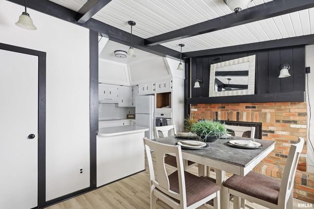 503 W PALACE, Geneseo, IL 61254