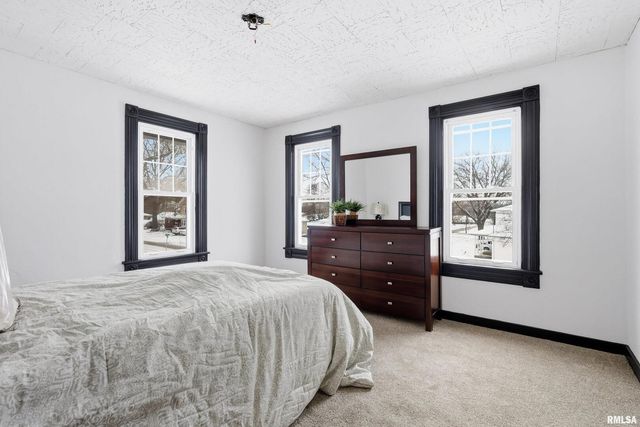 503 W PALACE, Geneseo, IL 61254