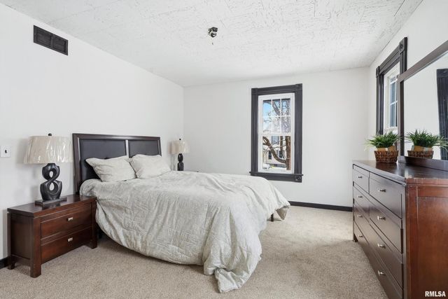 503 W PALACE, Geneseo, IL 61254