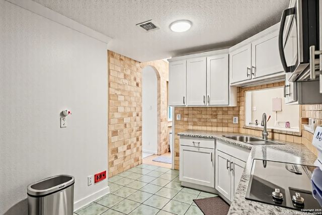 9927 Sandy Fld, San Antonio, TX 78245
