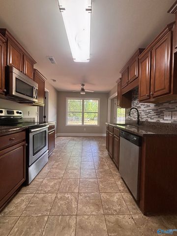 103 Summerset Lane, Huntsville, AL 35811