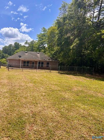 103 Summerset Lane, Huntsville, AL 35811