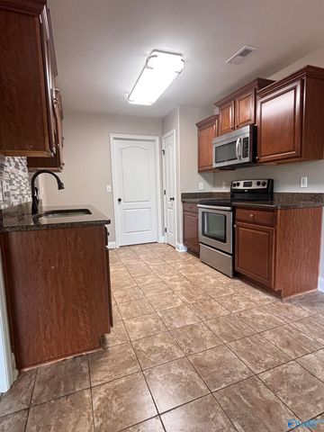 103 Summerset Lane, Huntsville, AL 35811