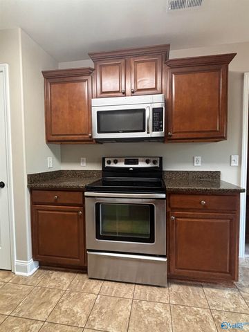 103 Summerset Lane, Huntsville, AL 35811