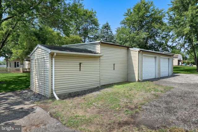 2613 BROAD ST, York, PA 17408