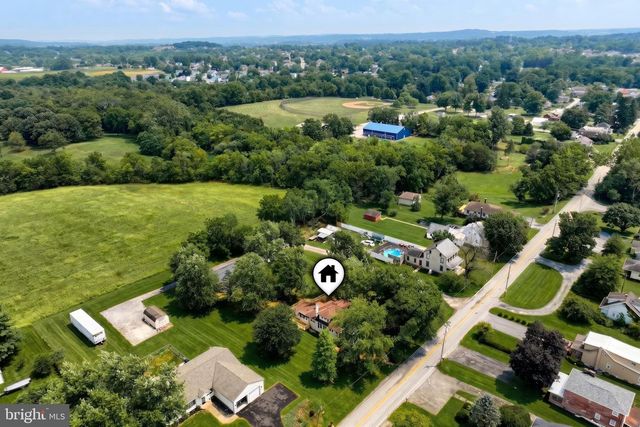 2613 BROAD ST, York, PA 17408