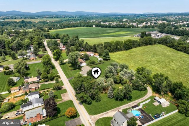 2613 BROAD ST, York, PA 17408
