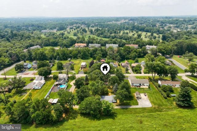 2613 BROAD ST, York, PA 17408