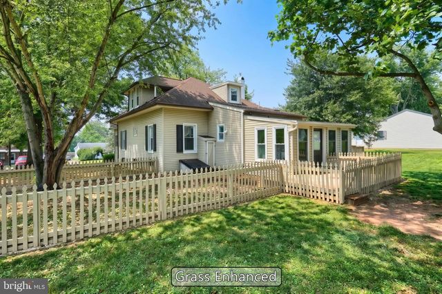 2613 BROAD ST, York, PA 17408