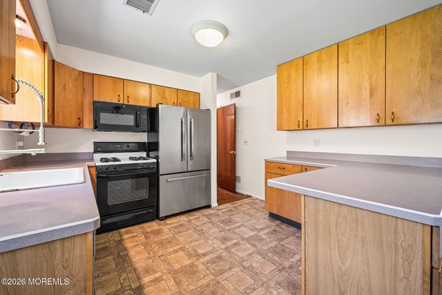 574 Henry Street, Jackson, NJ 08527