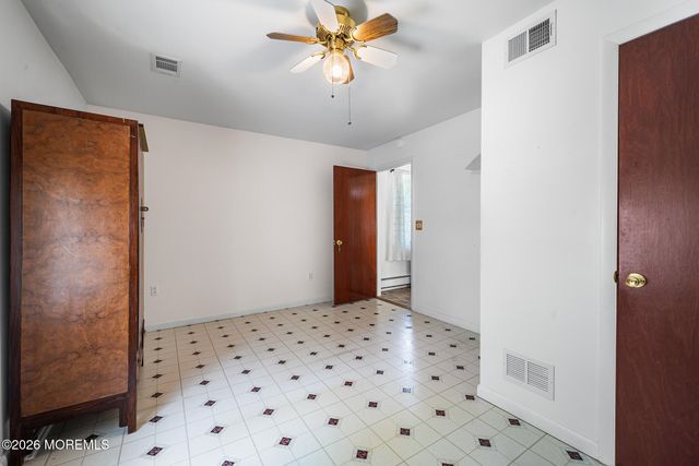 574 Henry Street, Jackson, NJ 08527