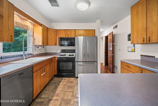 574 Henry Street, Jackson, NJ 08527