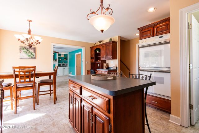 4703 Grand Dell Dr, Crestwood, KY 40014