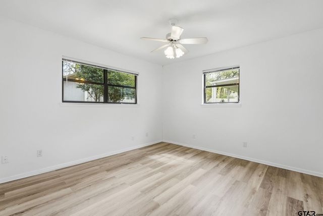 7296 E Panorama Dr, Frankston, TX 75763