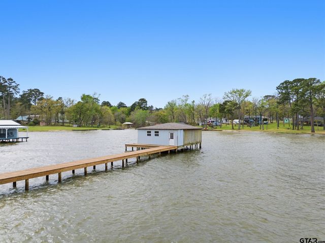 7296 E Panorama Dr, Frankston, TX 75763