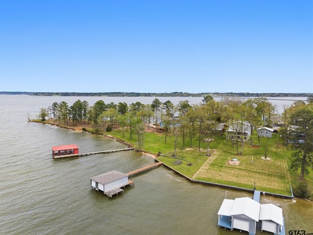 7296 E Panorama Dr, Frankston, TX 75763